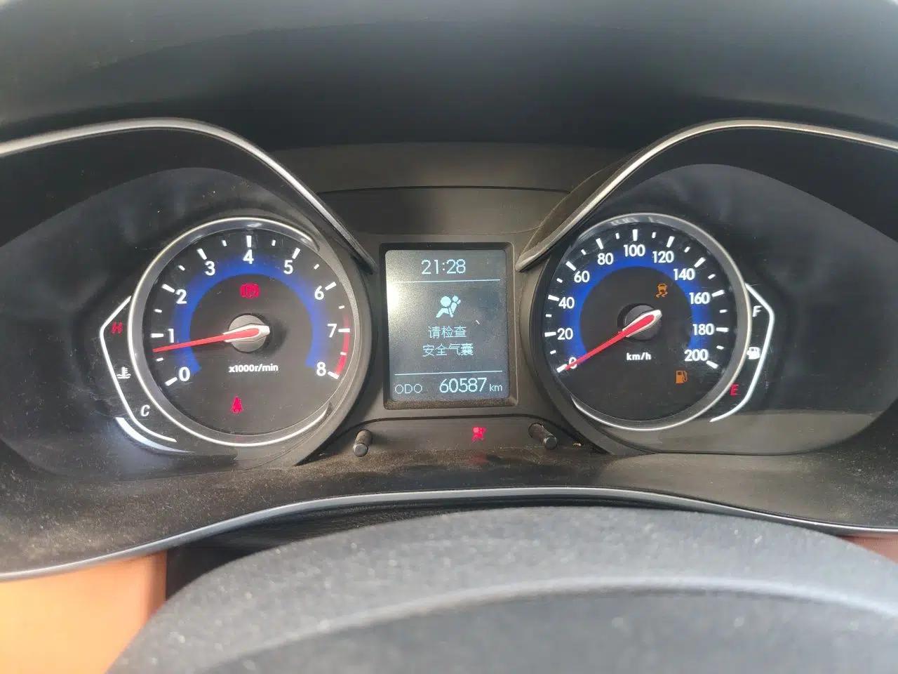 BAIC Senova X35 2016 1.5L Manual Luxury Edition — миниатюра 11