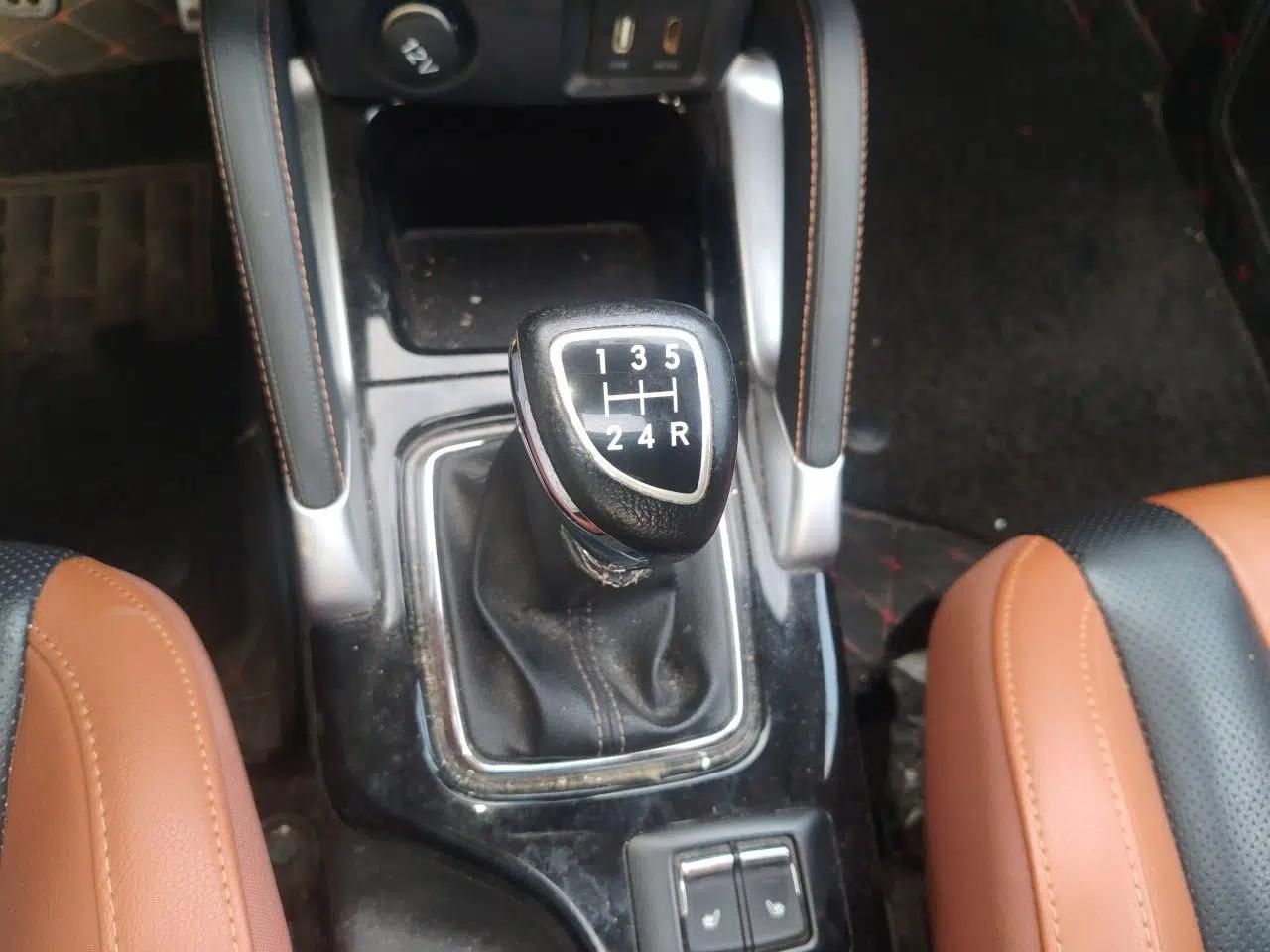 BAIC Senova X35 2016 1.5L Manual Luxury Edition — миниатюра 14
