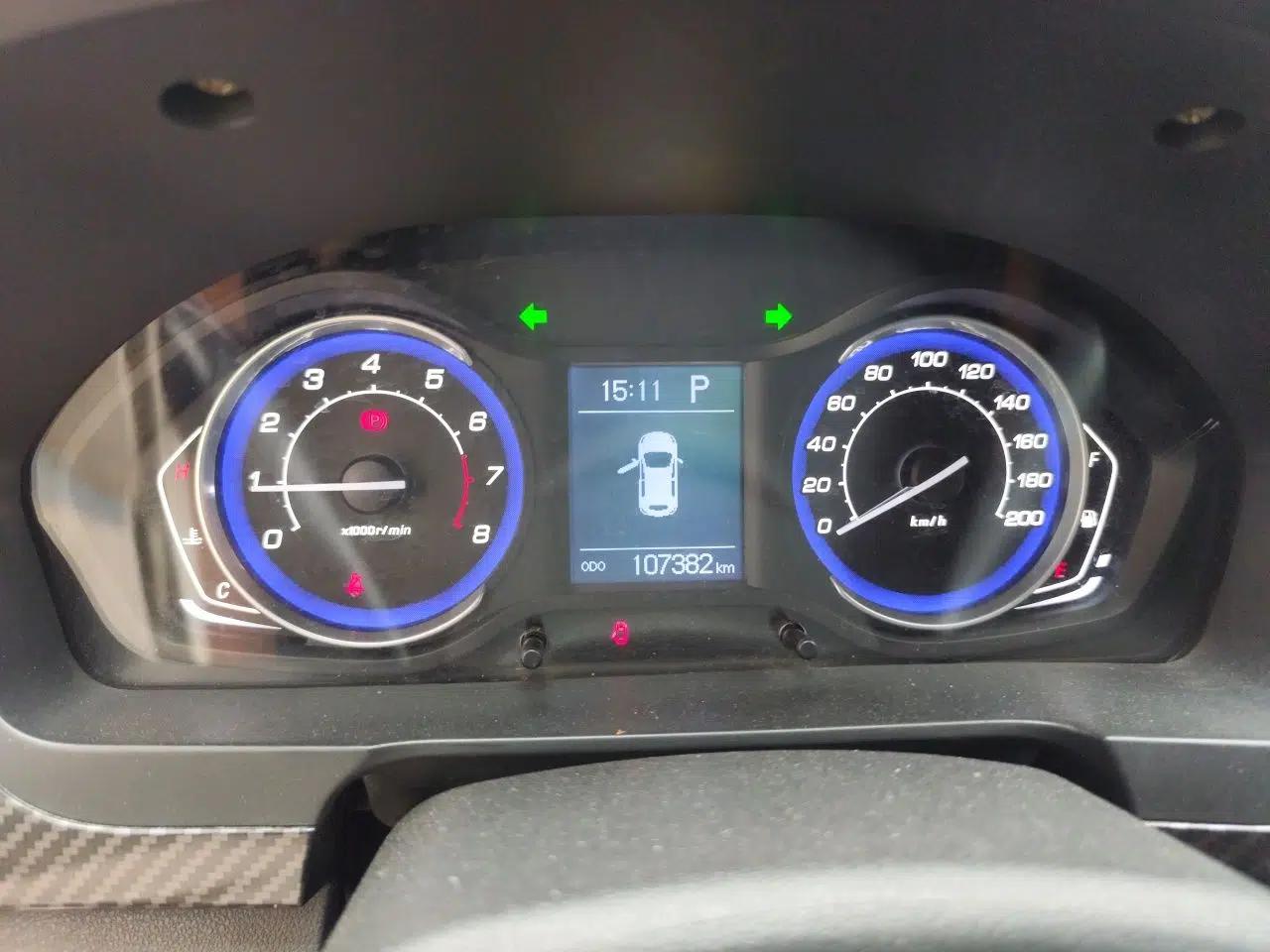 BAIC Senova X25 2015 1.5L Automatic Elite Model — миниатюра 11