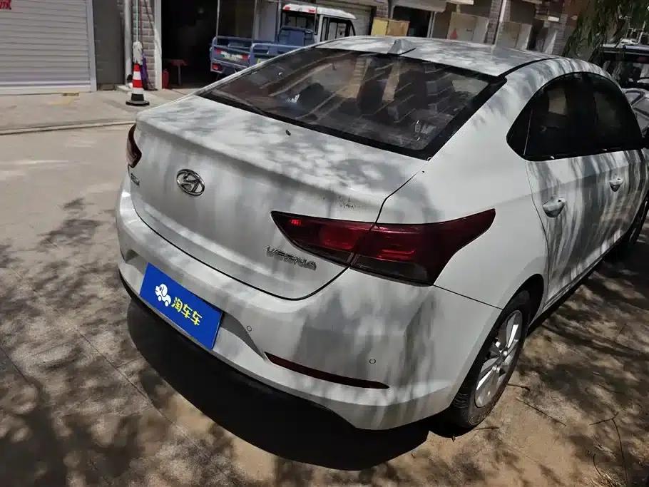 2016 Hyundai Verna 1.4L Manual GLS Cool Edition — миниатюра 3