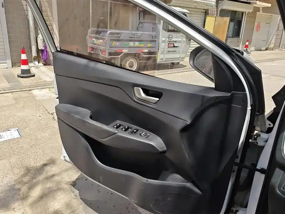 2016 Hyundai Verna 1.4L Manual GLS Cool Edition — миниатюра 7