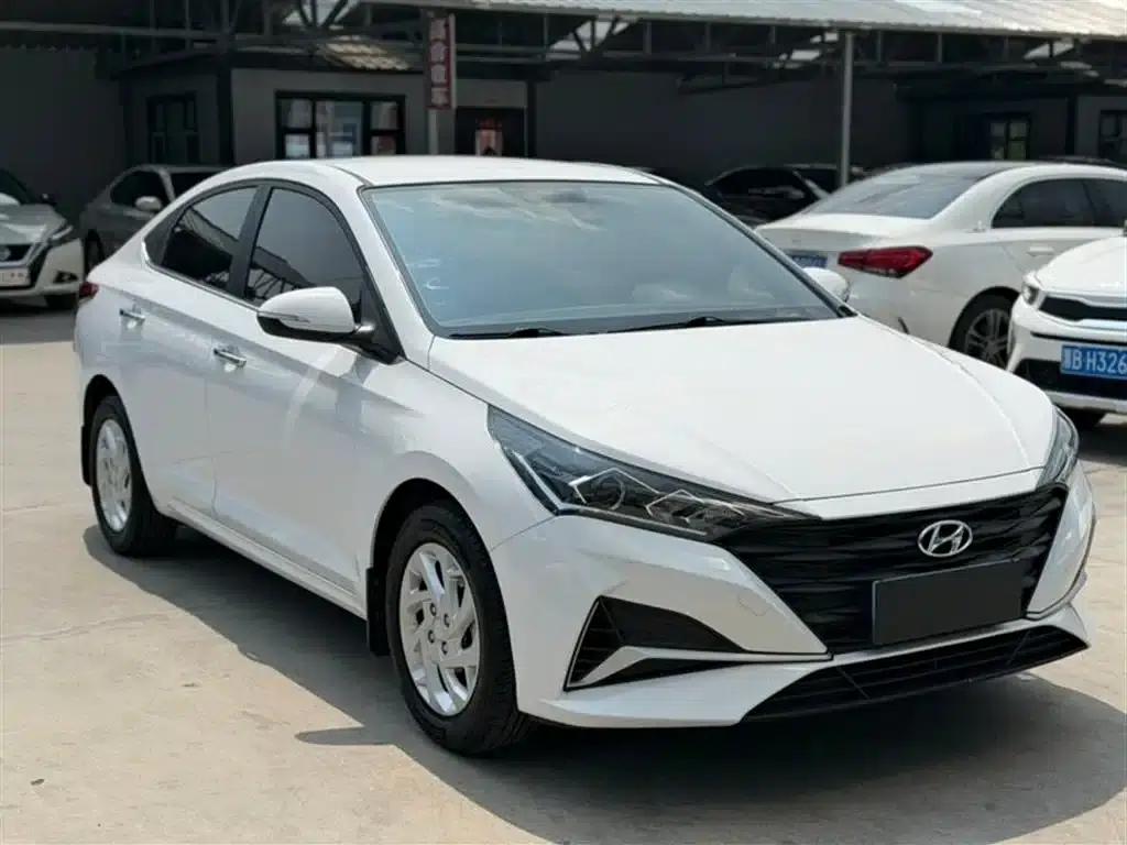 2020 Hyundai Verna 1.4L Manual GLS Cool Edition — миниатюра 3