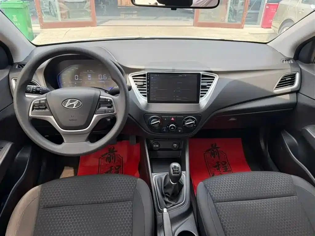 2020 Hyundai Verna 1.4L Manual GLS Cool Edition — миниатюра 8