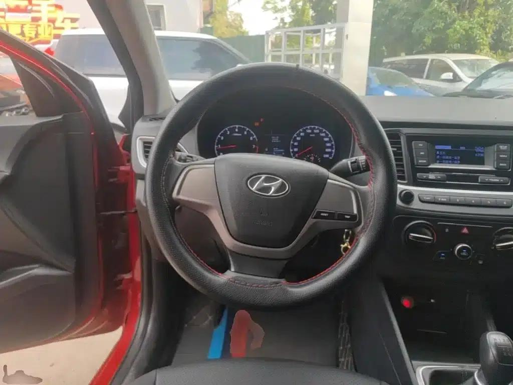 2016 Hyundai Verna 1.4L Manual GLS Cool Edition — миниатюра 11