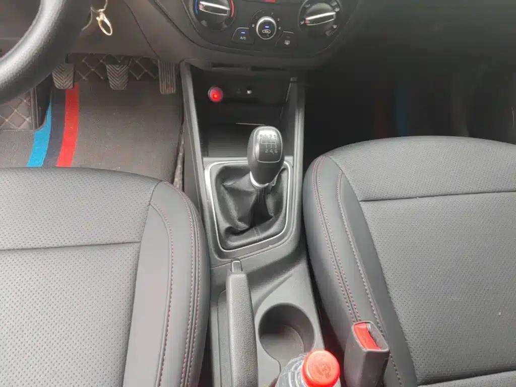 2016 Hyundai Verna 1.4L Manual GLS Cool Edition — миниатюра 14