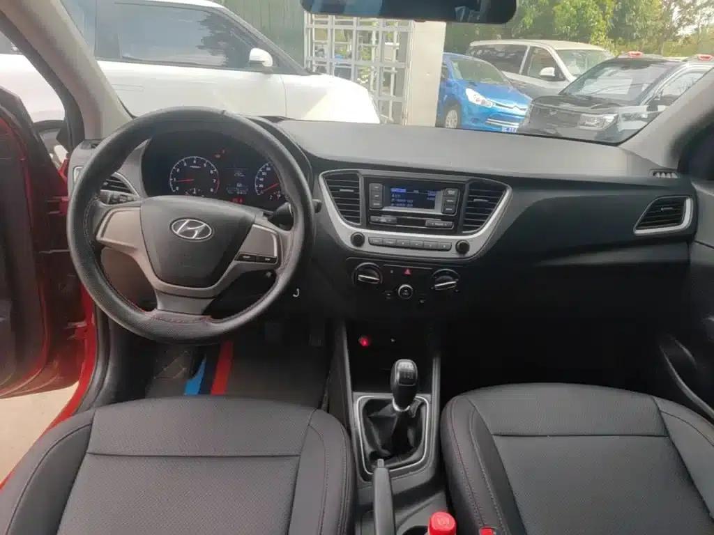 2016 Hyundai Verna 1.4L Manual GLS Cool Edition — миниатюра 10