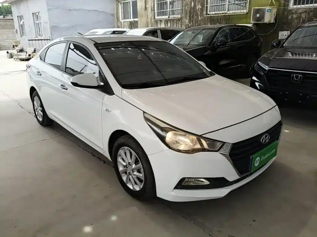 2016 Hyundai Verna 1.4L Automatic GLS (Cool Edition) — миниатюра 4