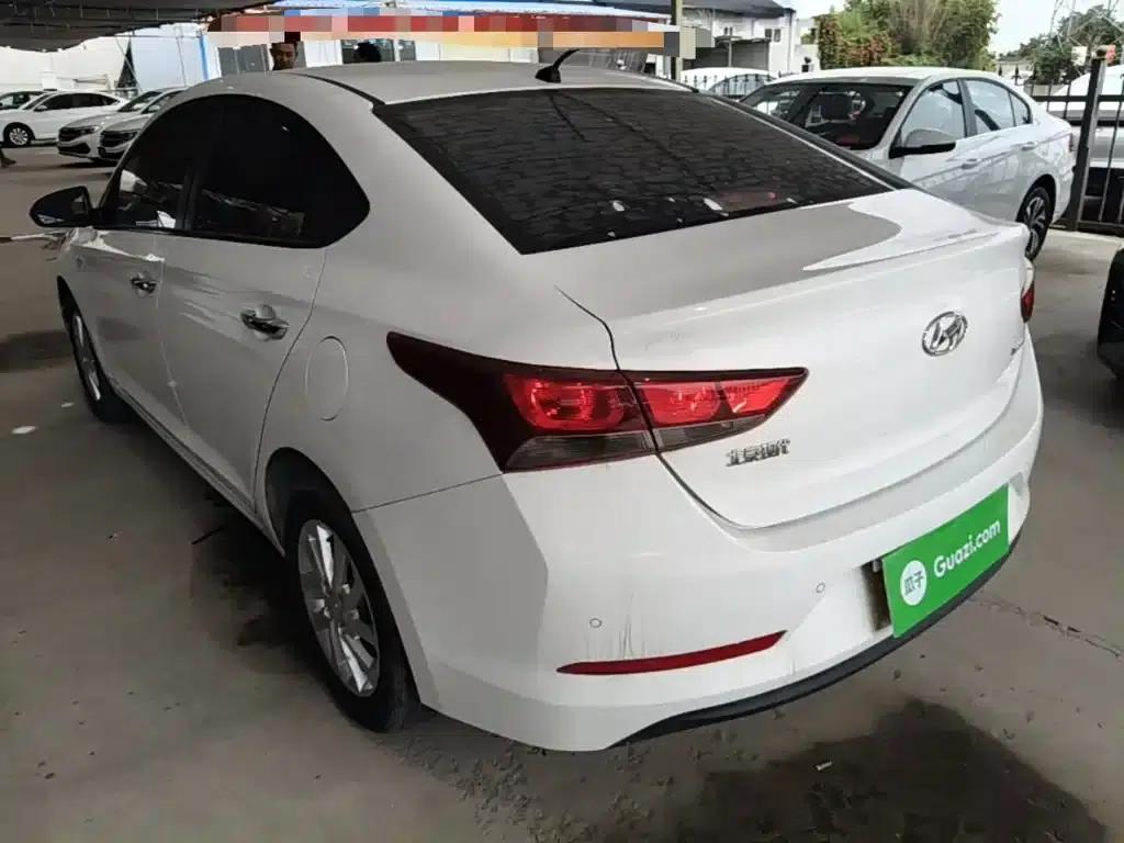 2016 Hyundai Verna 1.4L Automatic GLS (Cool Edition) — миниатюра 5
