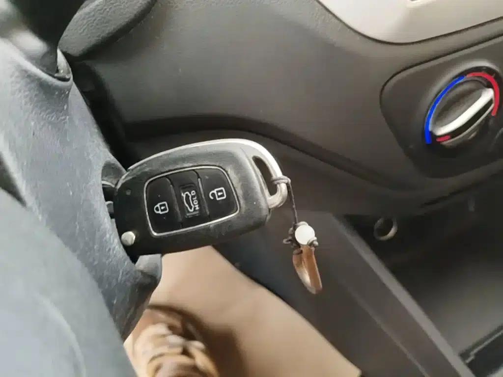 2016 Hyundai Verna 1.4L Automatic GLS (Cool Edition) — миниатюра 9