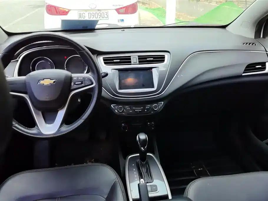 Chevrolet Aveo RV 2016 1.5L Automatic Fun Edition — миниатюра 12
