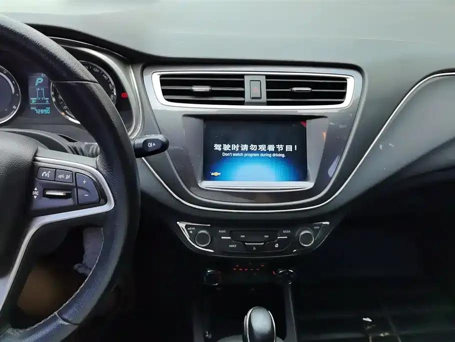 Chevrolet Aveo RV 2016 1.5L Automatic Fun Edition — миниатюра 13
