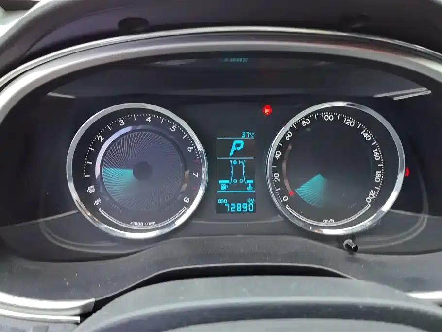 Chevrolet Aveo RV 2016 1.5L Automatic Fun Edition — миниатюра 14