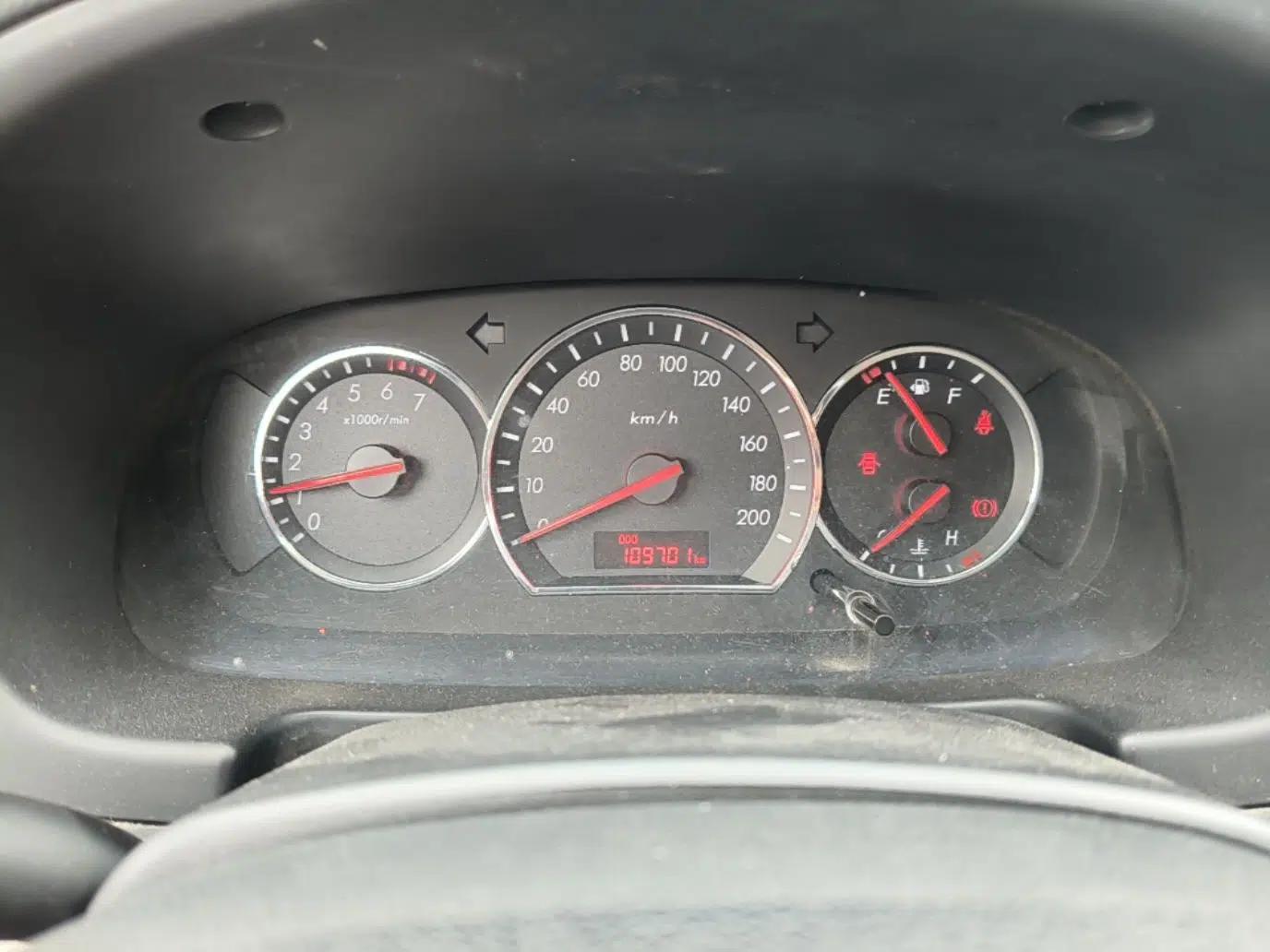CHANGAN Alsvin V3 2015 1.4L Manual Meiruan Model China V Standard — миниатюра 19