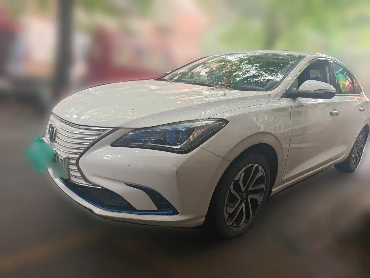CHANGAN Eado New Energy 2019 EV460 Smart Edition — миниатюра 1