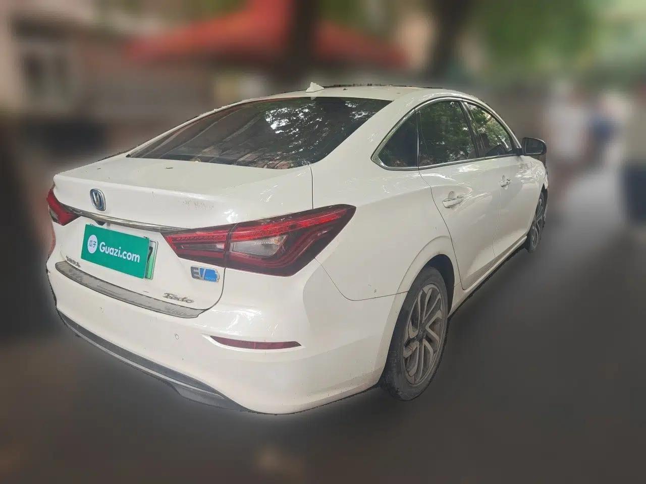 CHANGAN Eado New Energy 2019 EV460 Smart Edition — миниатюра 6