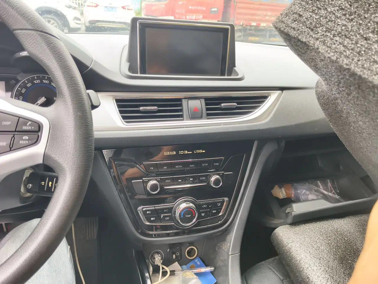 CHANGAN Alsvin V7 2015 1.6L Manual Enjoyment Model China IV Standard — миниатюра 13