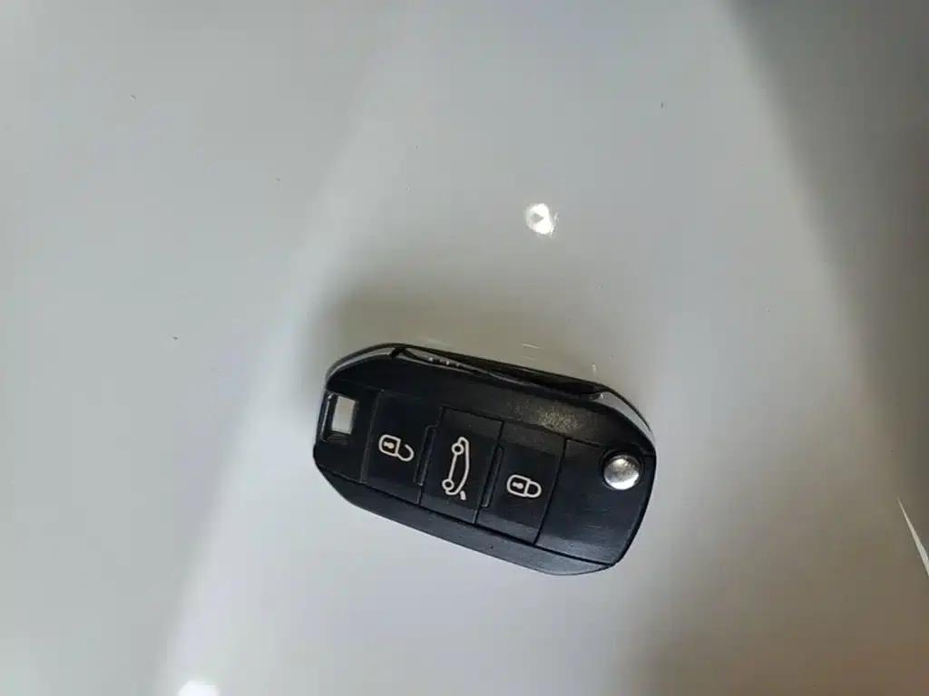 Citroën C3L 2020 190THP Automatic Upgrade Edition — миниатюра 9