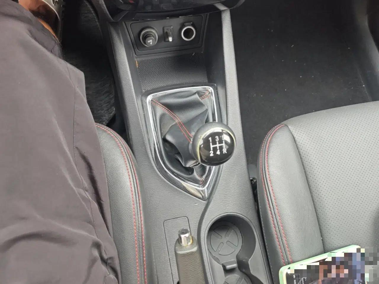 CHANGAN KAICHENG Oushang A600 2016 1.5L Manual Luxury 7-Seater — миниатюра 16