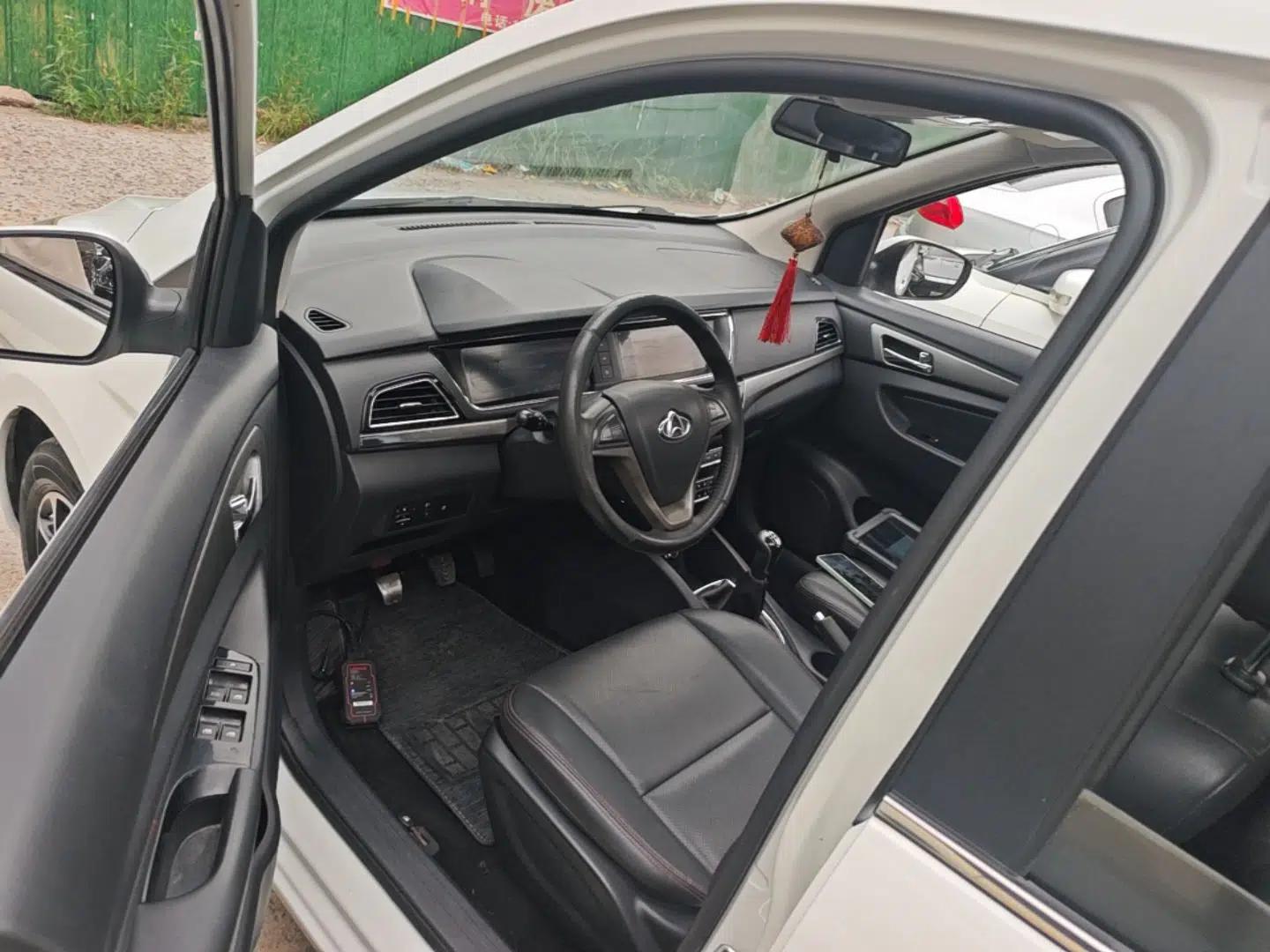 CHANGAN KAICHENG Oushang A600 2016 1.5L Manual Luxury 7-Seater — миниатюра 17