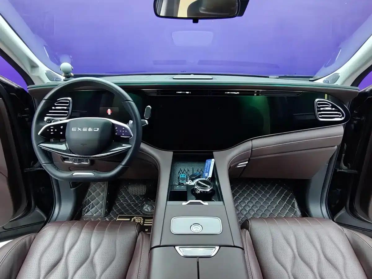 Starlight Moon 2023 400T 4WD Star Edition 7-Seater — миниатюра 13