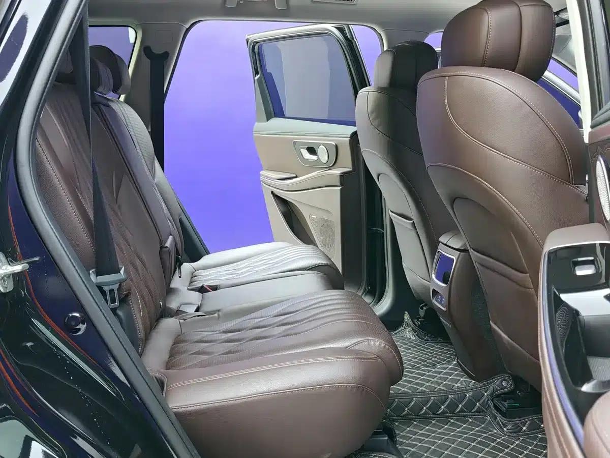 Starlight Moon 2023 400T 4WD Star Edition 7-Seater — миниатюра 10