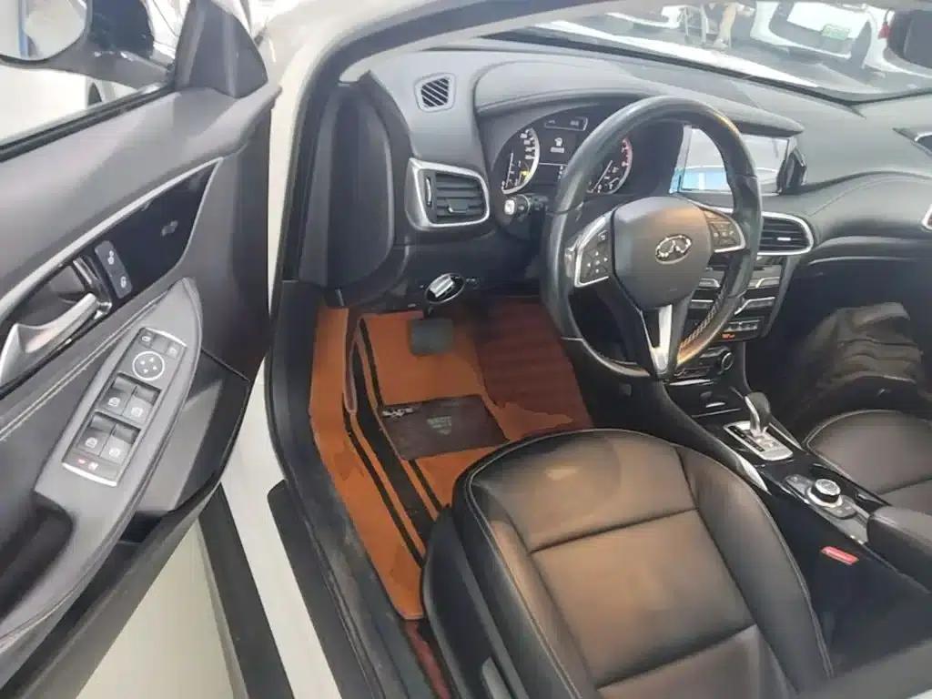 Infiniti QX30 2017 2.0T AWD Fashion Edition — миниатюра 16