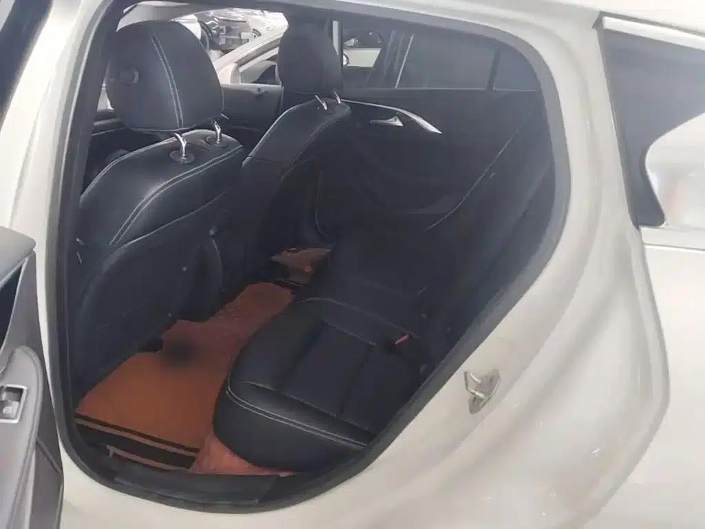 Infiniti QX30 2017 2.0T AWD Fashion Edition — миниатюра 17