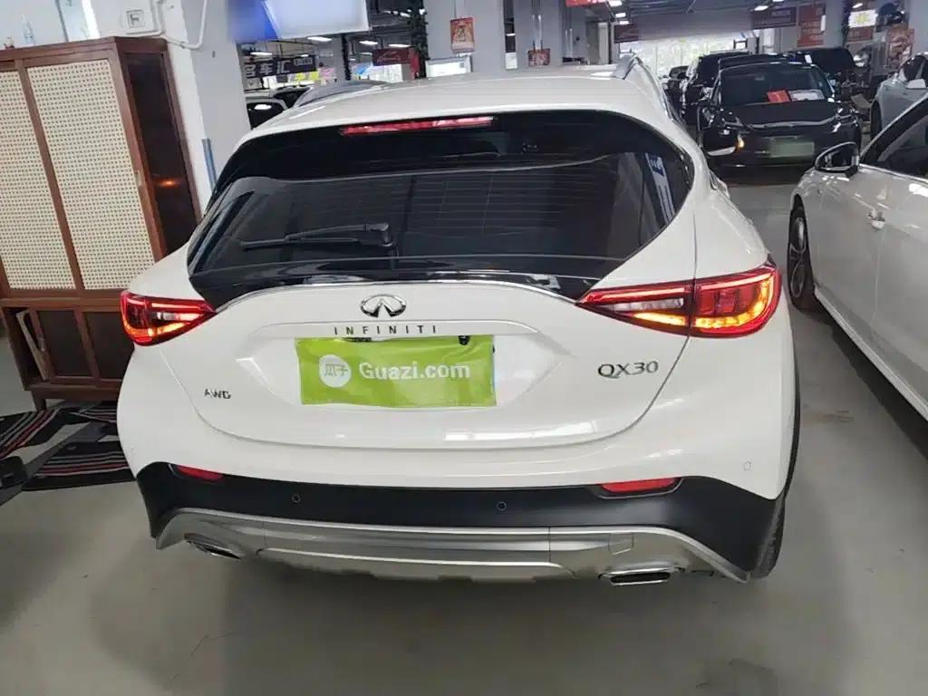 Infiniti QX30 2017 2.0T AWD Fashion Edition — миниатюра 6