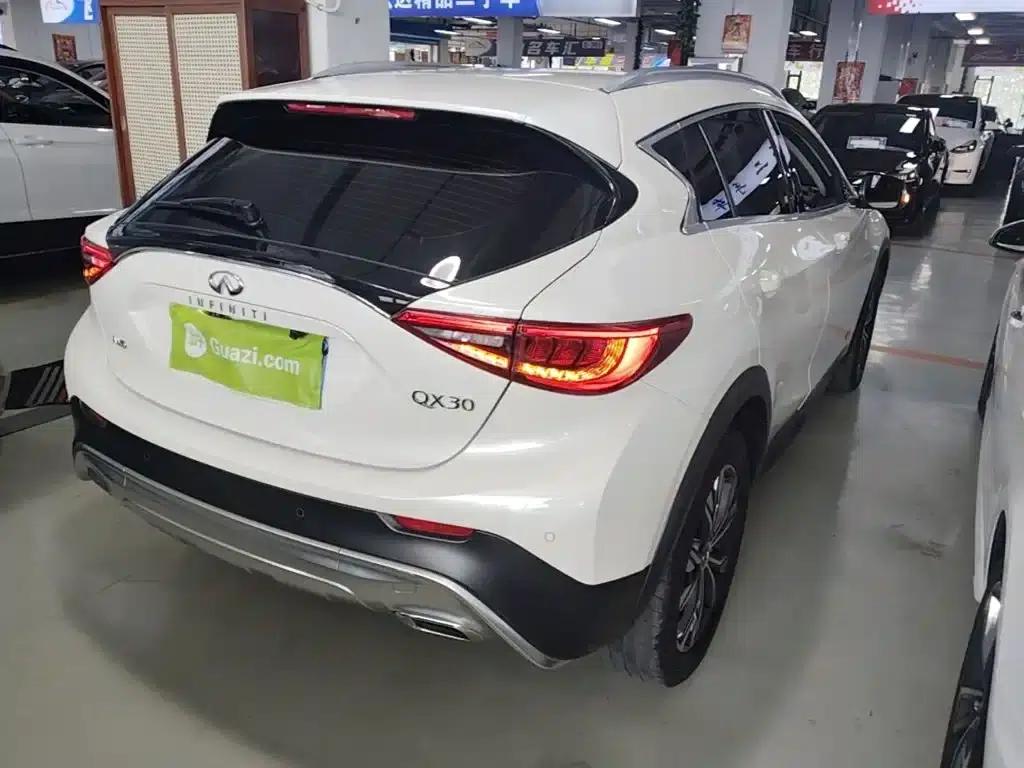 Infiniti QX30 2017 2.0T AWD Fashion Edition — миниатюра 7