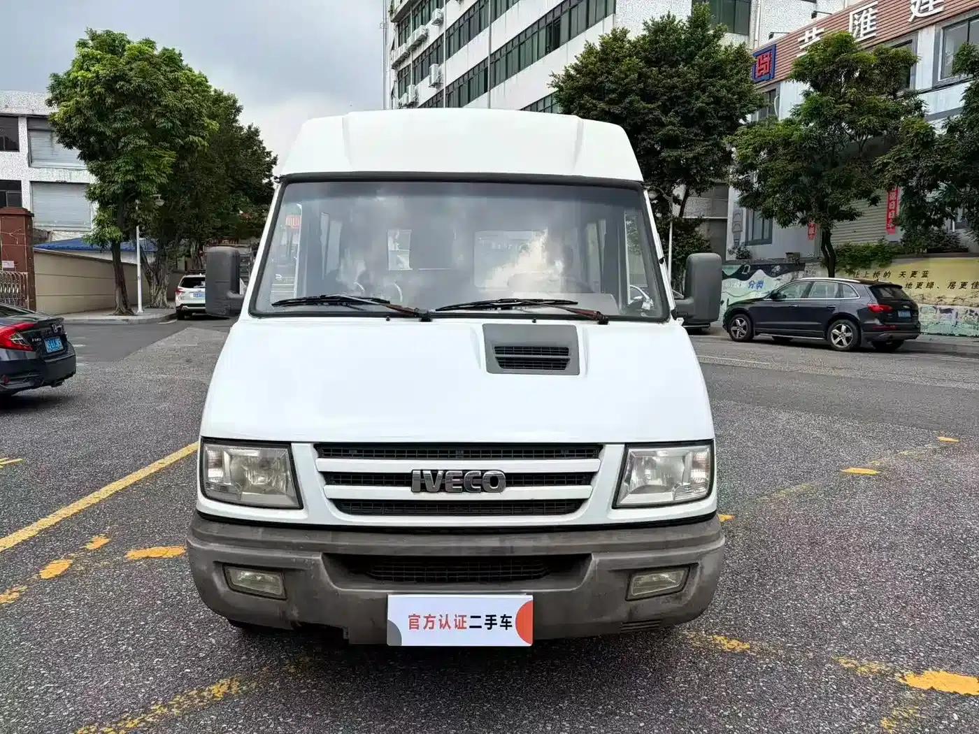 Iveco DeYi 2012 2.5T-A35 Logistics Version 1 (Mid-top) — миниатюра 2