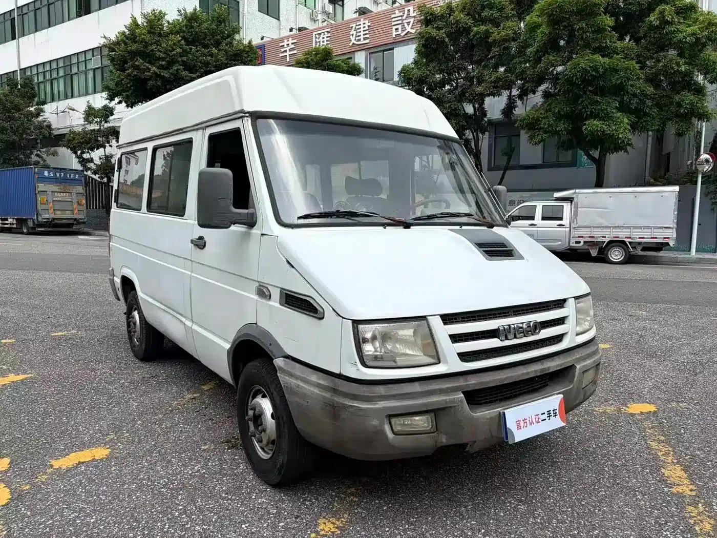 Iveco DeYi 2012 2.5T-A35 Logistics Version 1 (Mid-top) — миниатюра 3