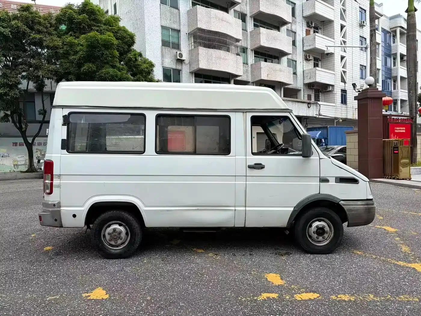 Iveco DeYi 2012 2.5T-A35 Logistics Version 1 (Mid-top) — миниатюра 4