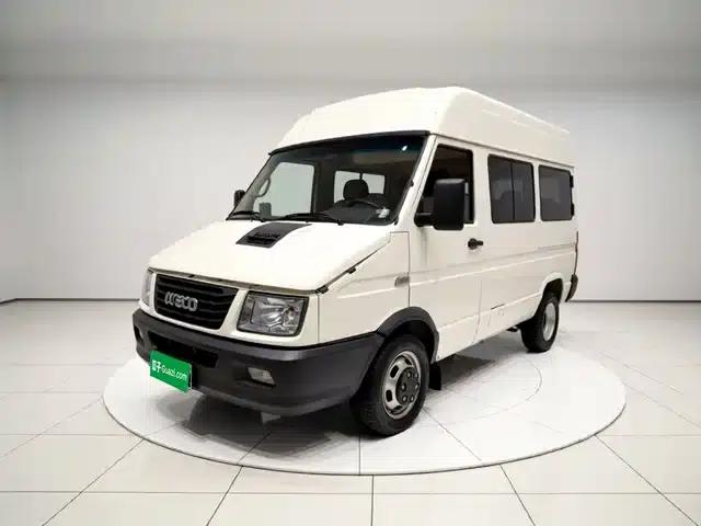 Iveco DeYi 2021 2.5T A35 M1 Bus, 5-9 Seats, Short Wheelbase, Mid-Roof, Dual Tires, Side Sliding Door