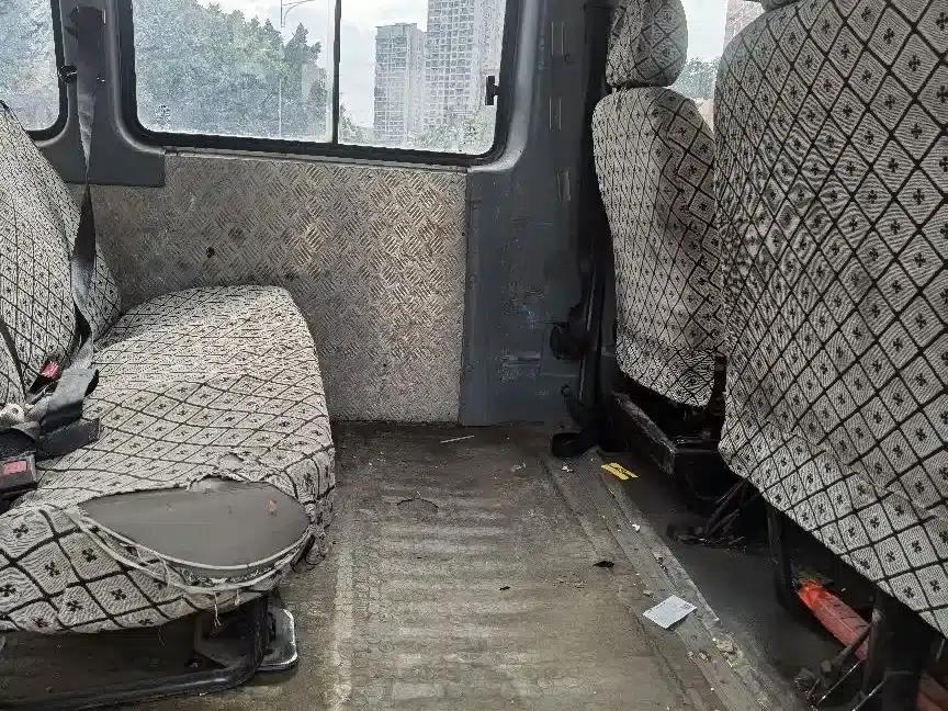 Iveco Baodi 2017 2.5T Premium A37 Bus, High Roof, 6-7 Seats, 47Z5 — миниатюра 11