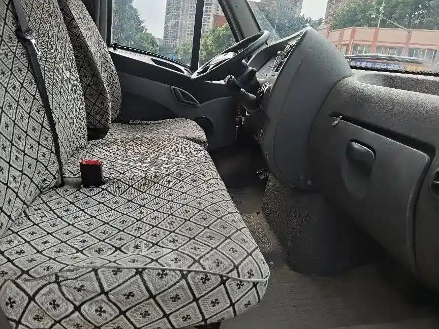 Iveco Baodi 2017 2.5T Premium A37 Bus, High Roof, 6-7 Seats, 47Z5 — миниатюра 12
