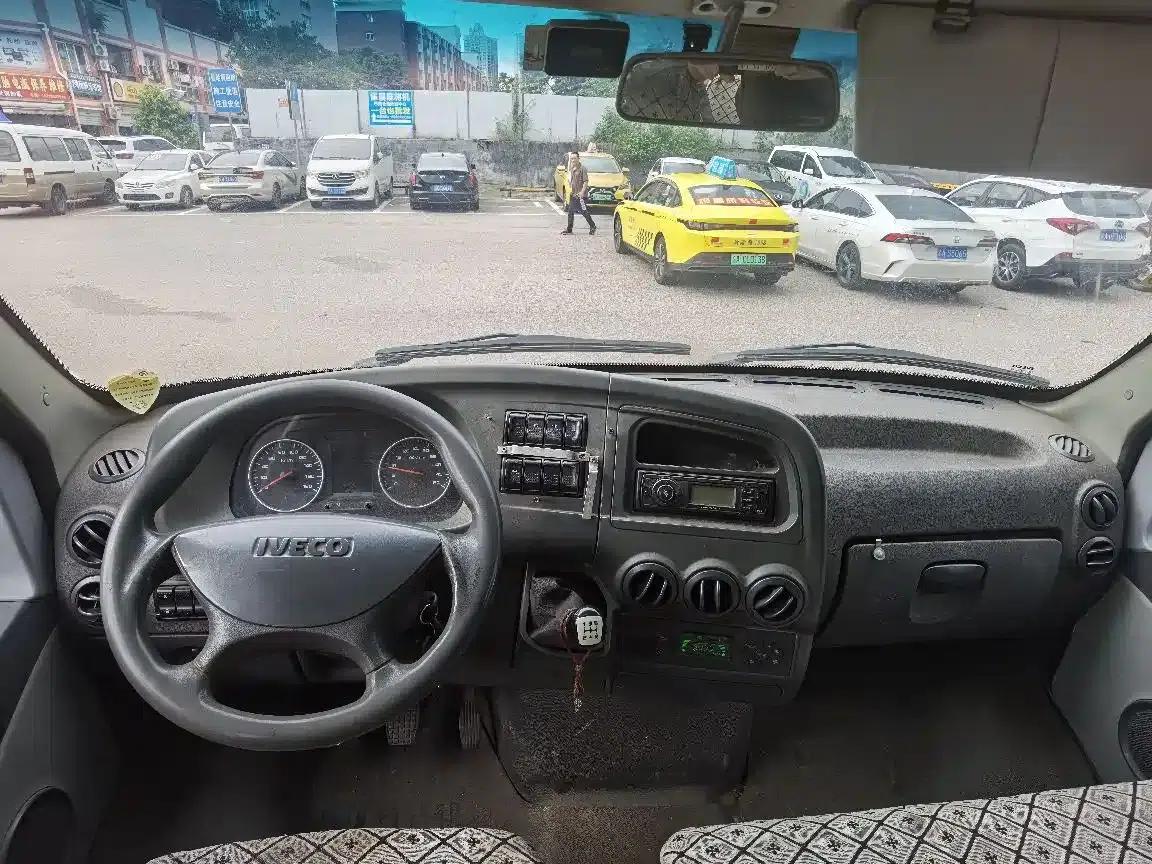 Iveco Baodi 2017 2.5T Premium A37 Bus, High Roof, 6-7 Seats, 47Z5 — миниатюра 14