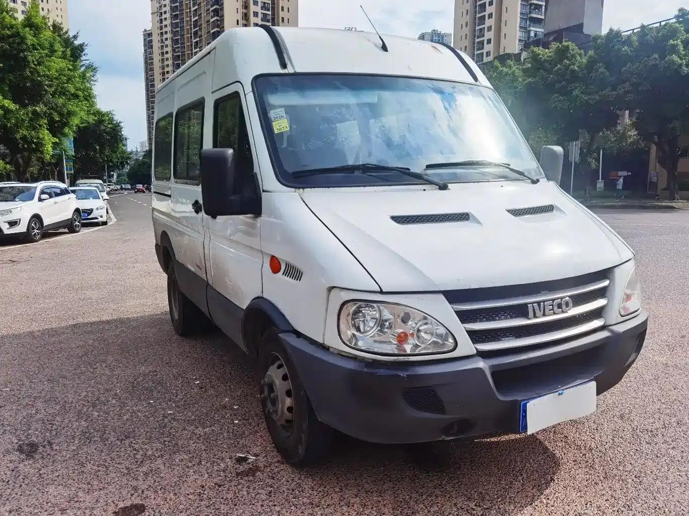 Iveco Baodi 2017 2.5T Premium A37 Bus, High Roof, 6-7 Seats, 47Z5 — миниатюра 4