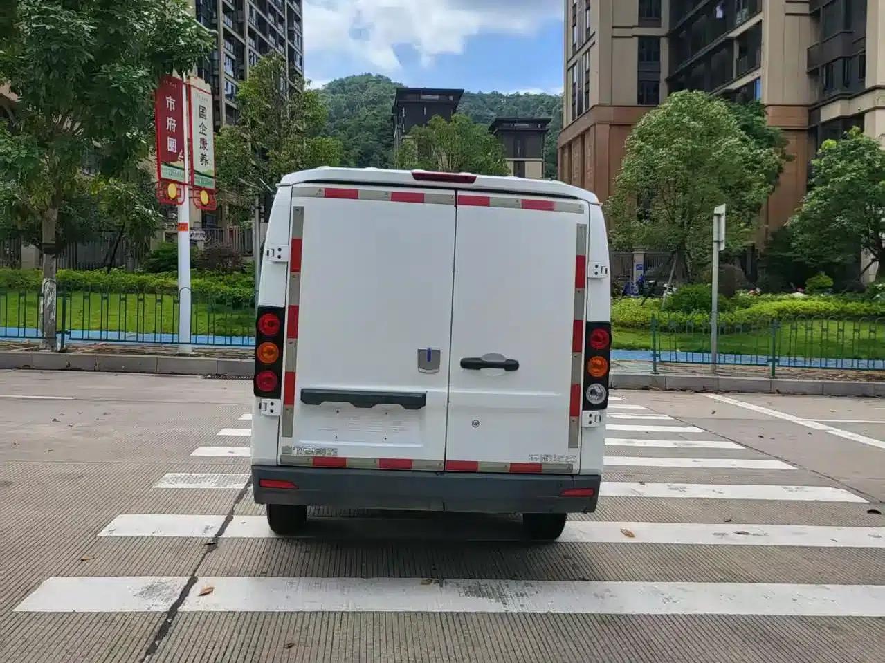2022 Guoxuan Long Wheelbase Star Enjoy V 6E (38.7kWh) — миниатюра 11