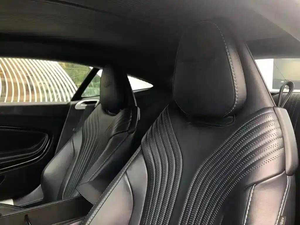 Aston Martin DB11 2019 4.0T V8 Coupe — миниатюра 8