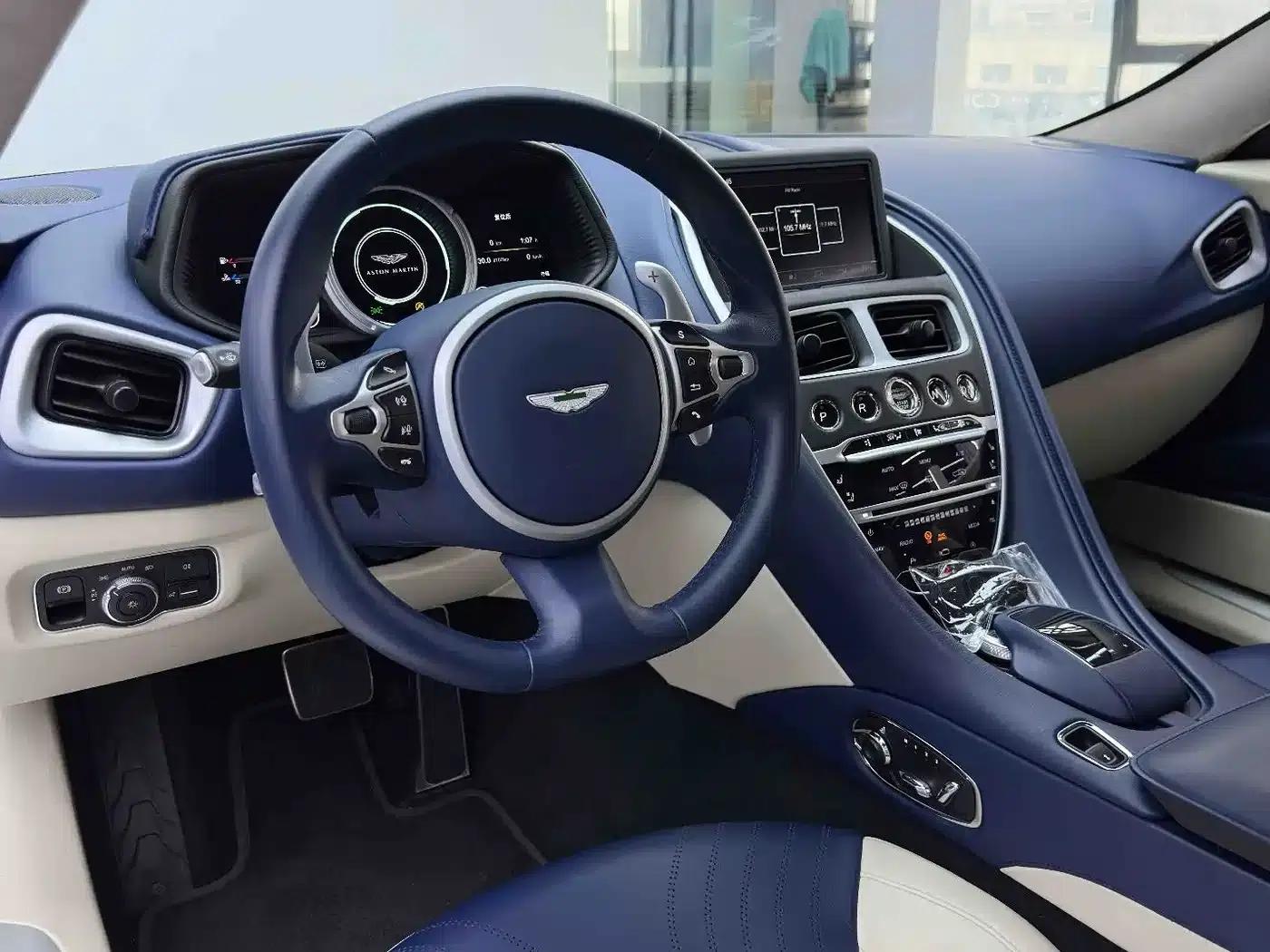 Aston Martin DB11 2019 4.0T V8 Coupe — миниатюра 12
