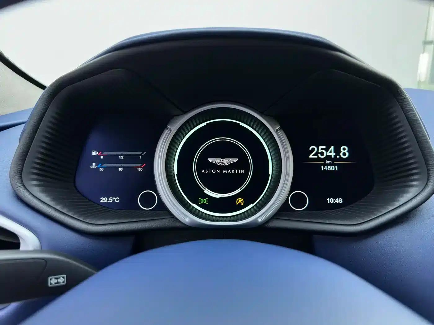 Aston Martin DB11 2019 4.0T V8 Coupe — миниатюра 15