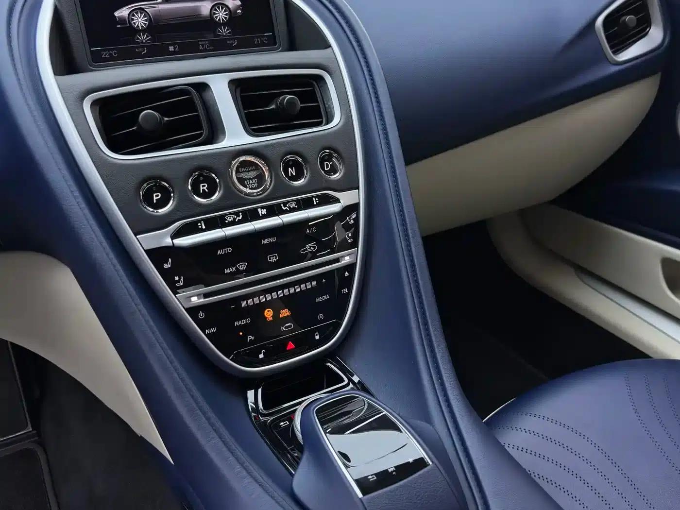 Aston Martin DB11 2019 4.0T V8 Coupe — миниатюра 16