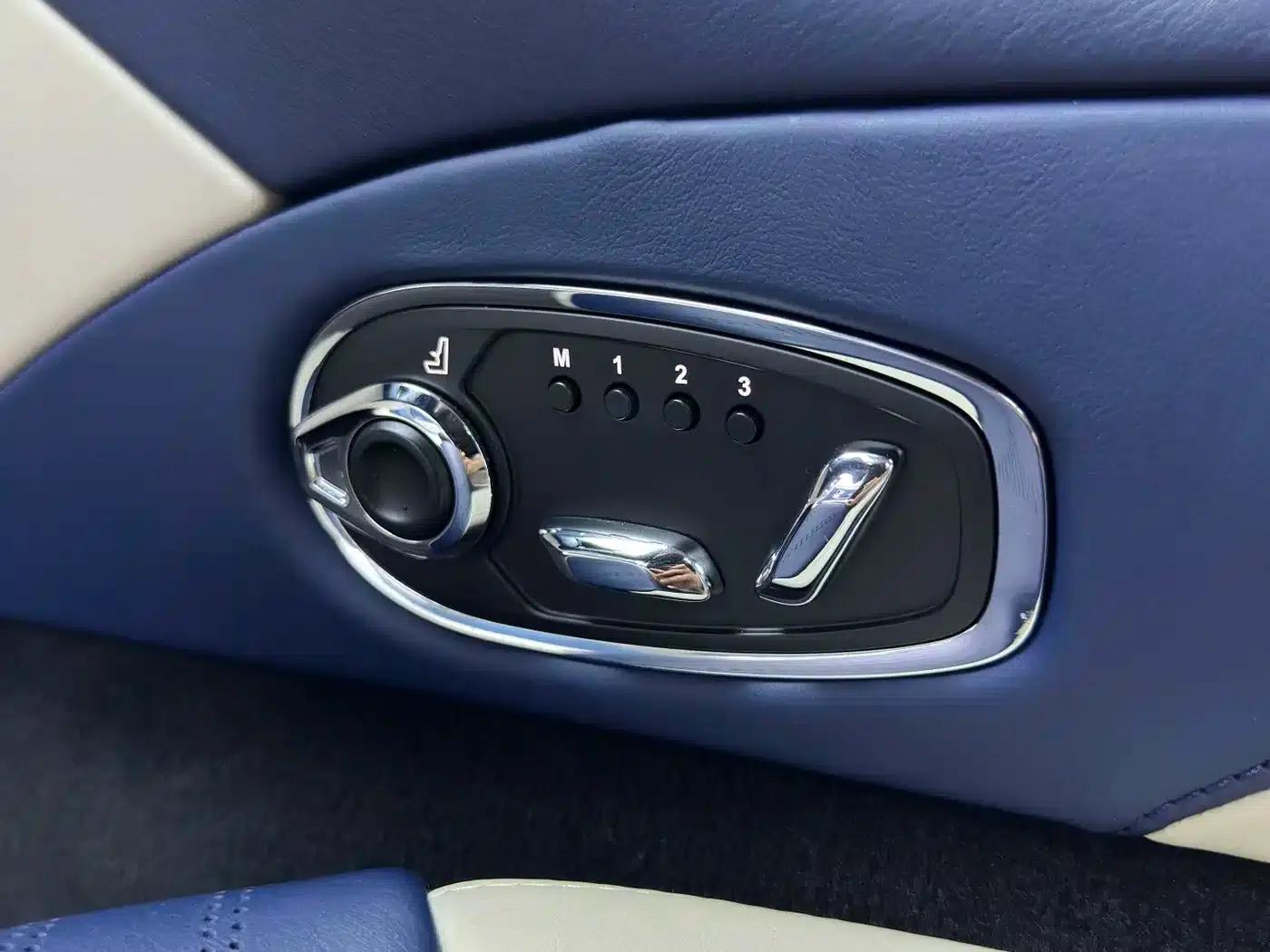 Aston Martin DB11 2019 4.0T V8 Coupe — миниатюра 19
