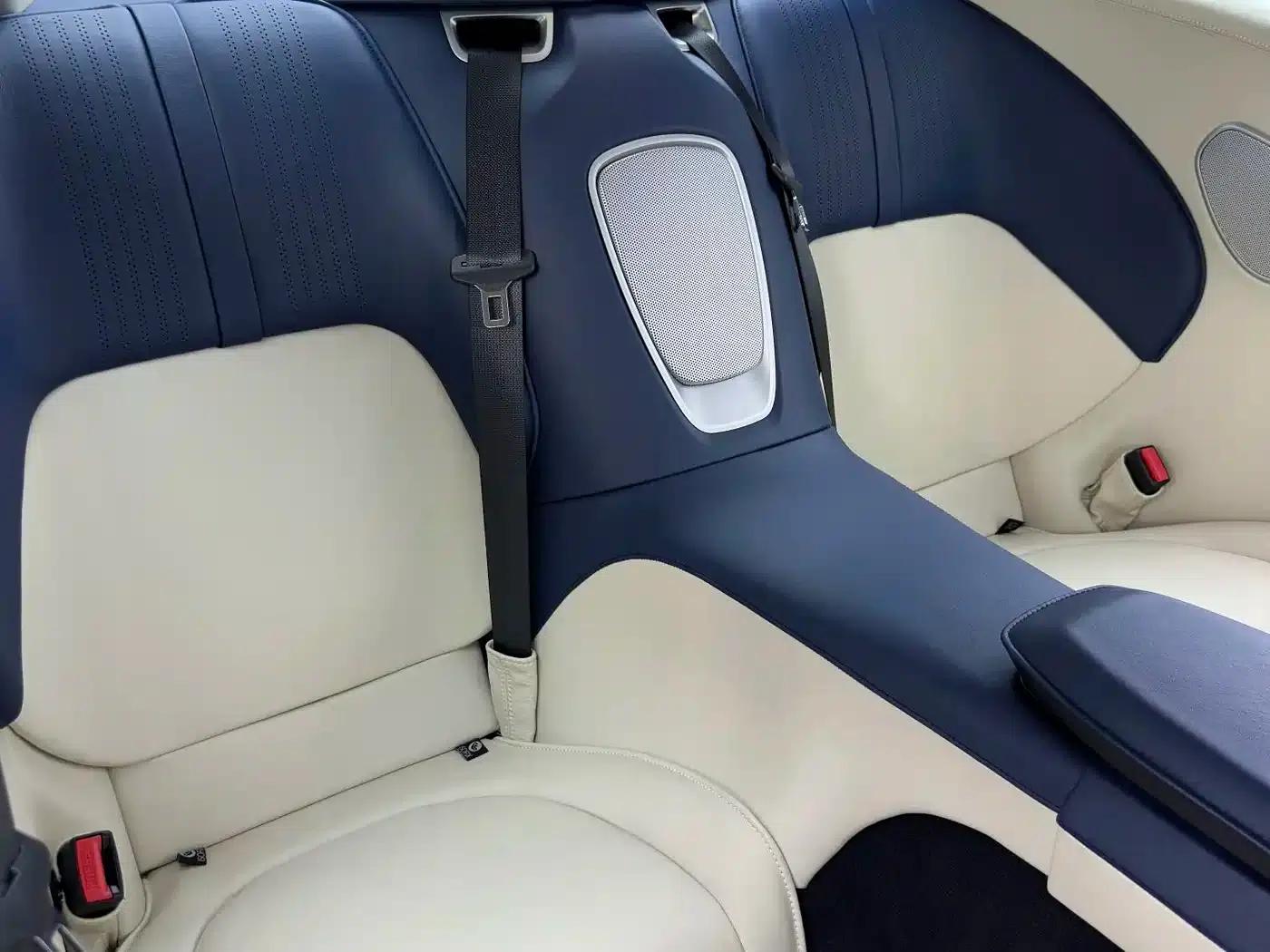 Aston Martin DB11 2019 4.0T V8 Coupe — миниатюра 20