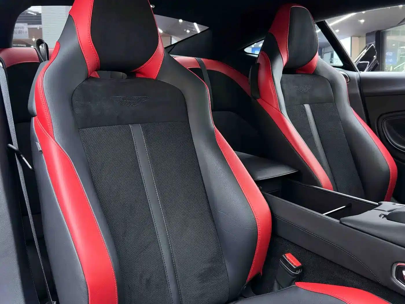 Aston Martin DB11 2022 4.0T V8 Coupe — миниатюра 14