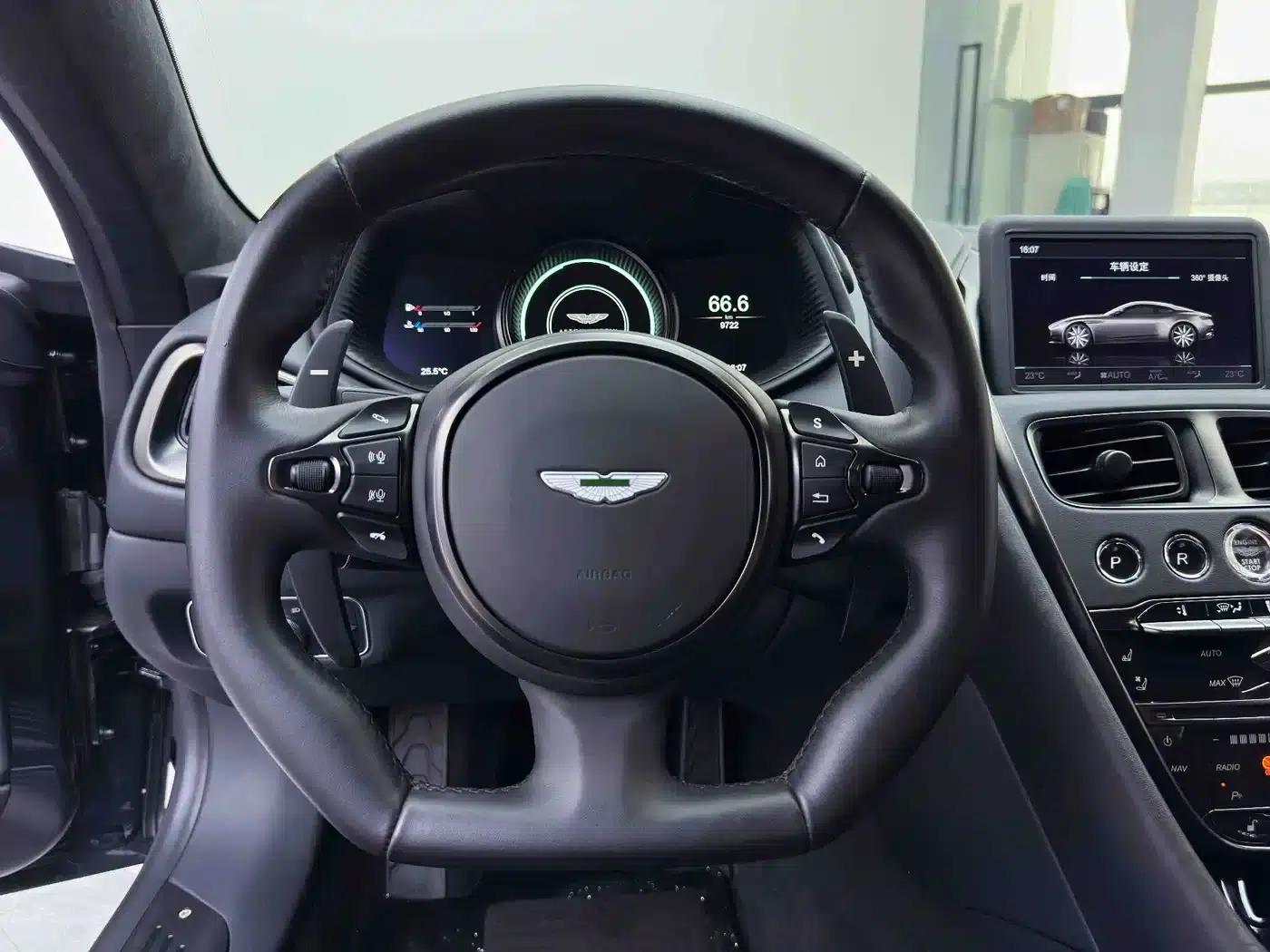 Aston Martin DB11 2022 4.0T V8 Coupe — миниатюра 18