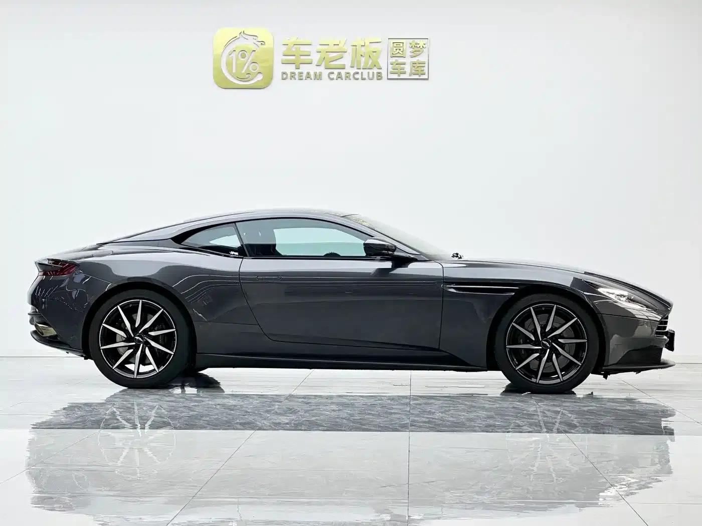 Aston Martin DB11 2022 4.0T V8 Coupe — миниатюра 7