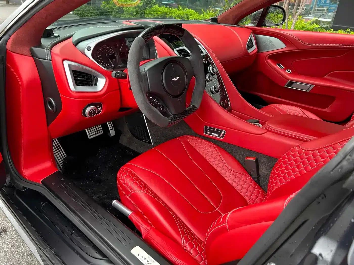 2013 Vanquish 6.0L Standard Model — миниатюра 2