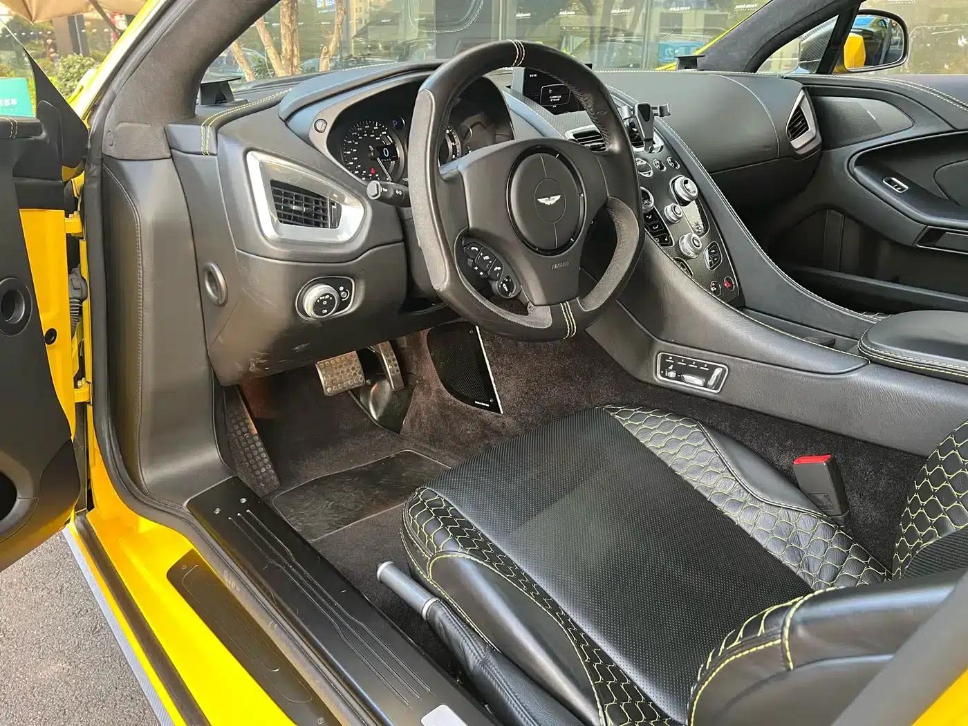 2013 Vanquish 6.0L Standard Model — миниатюра 2