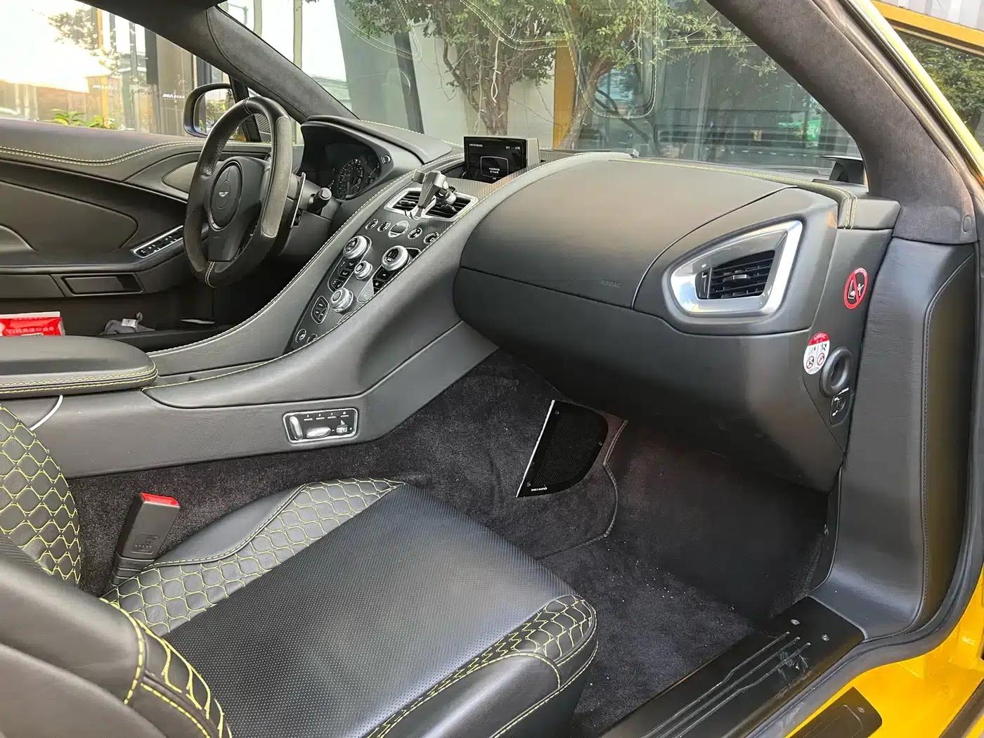 2013 Vanquish 6.0L Standard Model — миниатюра 3